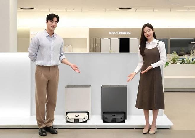 스팀 살균 기능의 로봇청소기